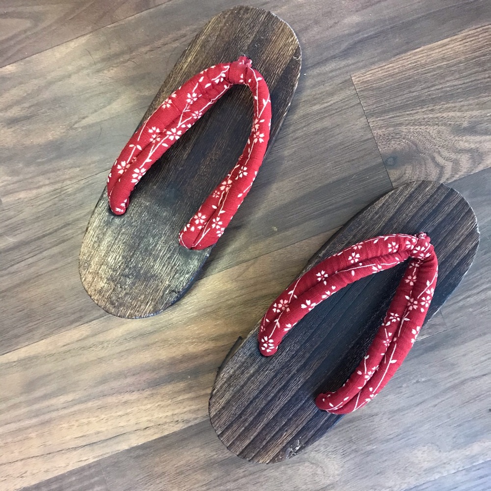 Vintage Japanese wooden geta sandal